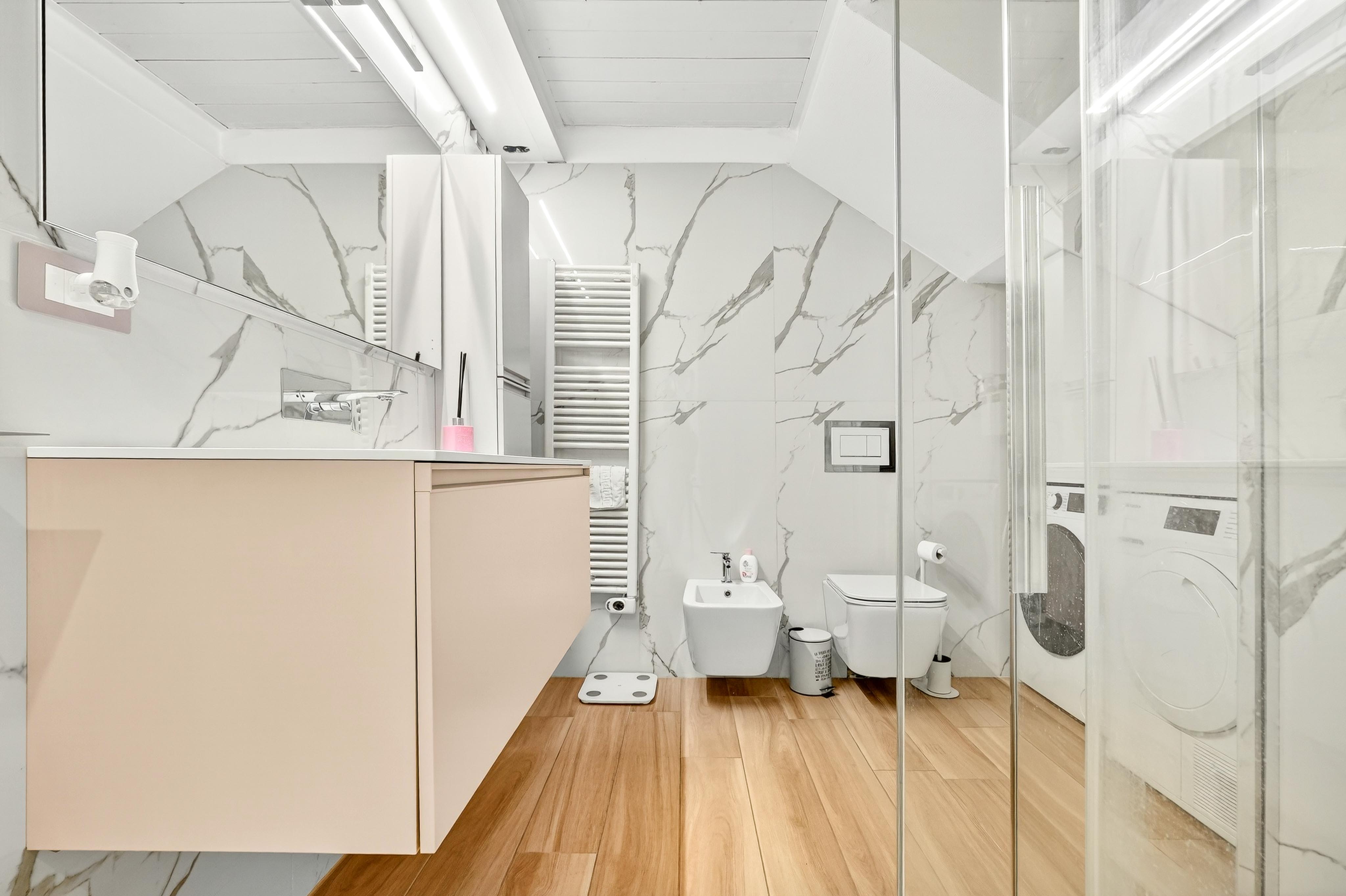 Loft di design in centro – 2 camere, 2 bagni – completamente ristrutturato — Via Mazzini 46, Centro — Foto 13 di 21