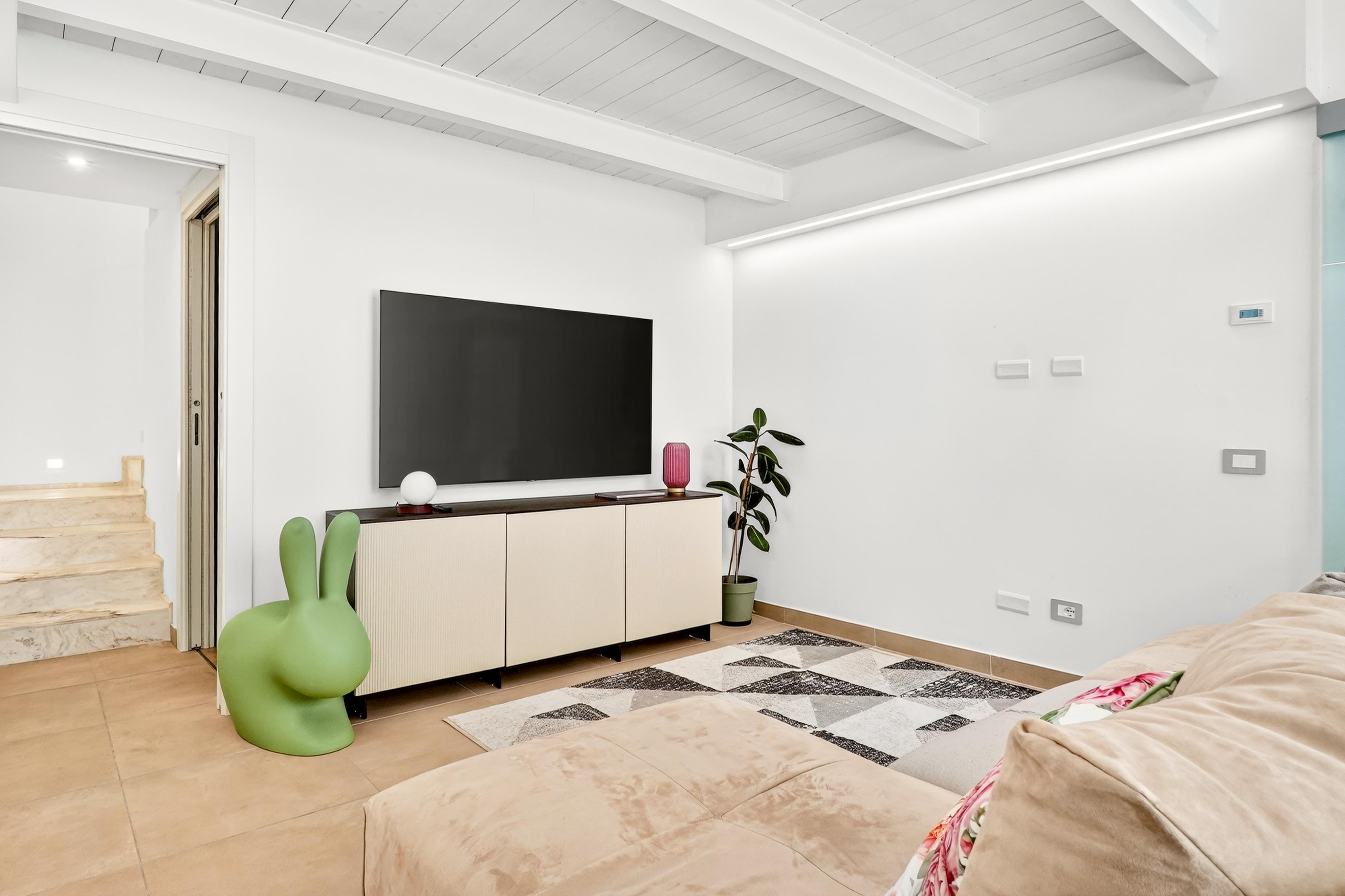 Loft di design in centro – 2 camere, 2 bagni – completamente ristrutturato — Via Mazzini 46, Centro — Foto 2 di 21